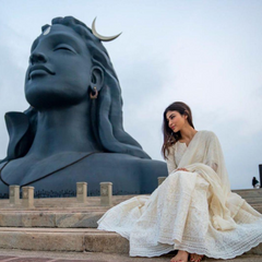 Elegant Off-White Kalidaar Cotton Kurta With Embroidery