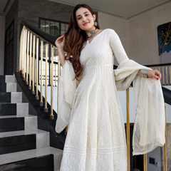 Elegant Off-White Kalidaar Cotton Kurta With Embroidery