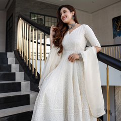 Elegant Off-White Kalidaar Cotton Kurta With Embroidery