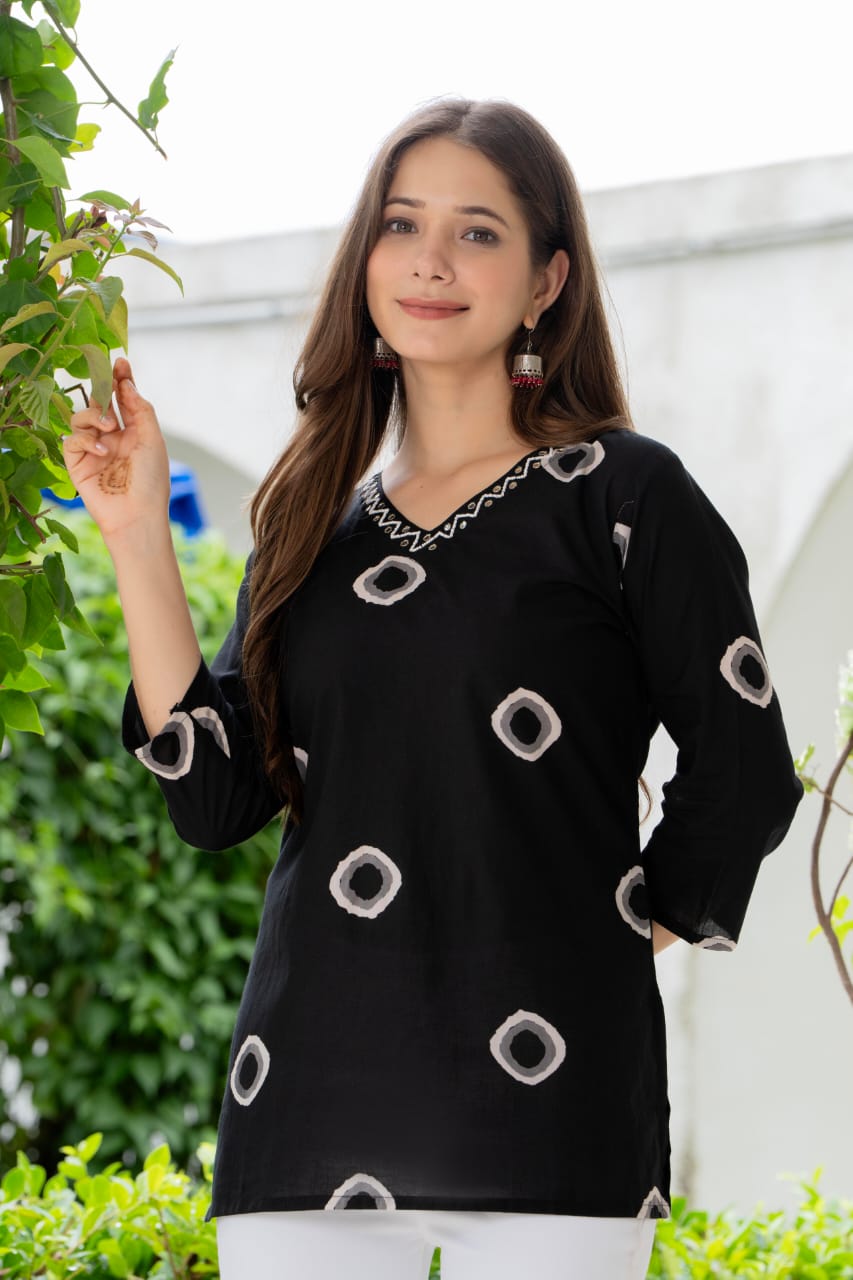 Black Cotton Geometric Print Top - Pure Cotton