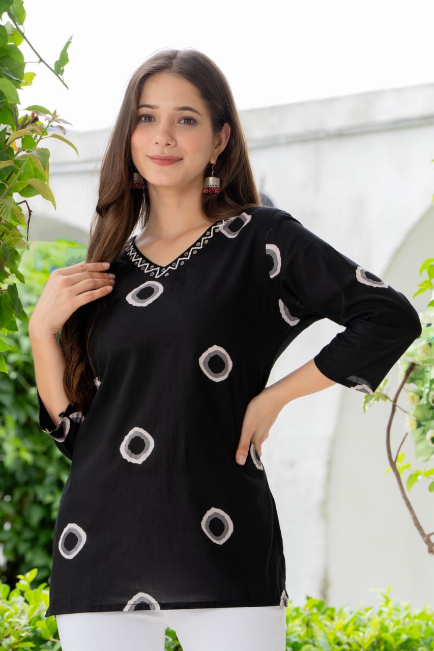 Black Cotton Geometric Print Top - Pure Cotton