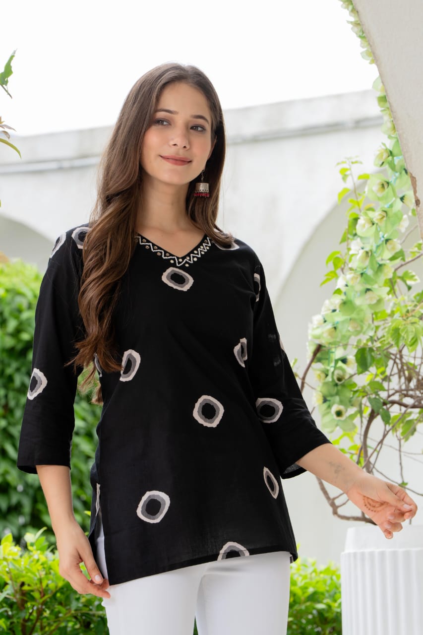 Black Cotton Geometric Print Top - Pure Cotton